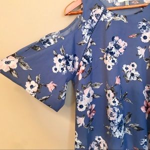 Monteau floral cold shoulder top